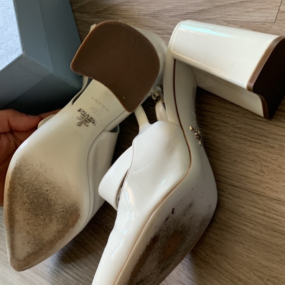 White Prada Pumps with chunky heel - Picture 7 of 9